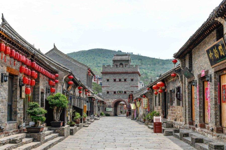 新春走基层 | 桨板“划”进绿水青山 万宁北大镇乡村旅游“整新活”